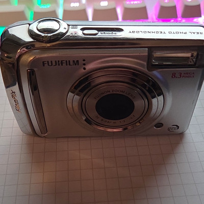 Fujifilm FinePix A800 Compact Camera 8.3MP 3x Zoom 2.5'' Flash Silver