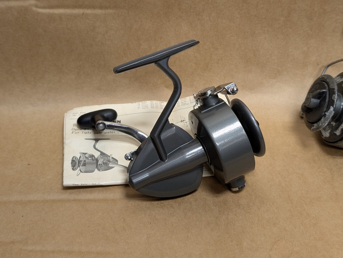 2 VINTAGE KARMANN 41 SPINNING FISHING REELS One Looks New Old