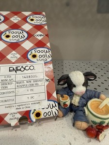 Enesco Mary’s Moo Moos “Sweet, Warm and Wonderful” Cow Figurine 1995 #42832L