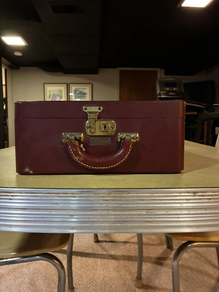 Vintage Luce used 1950s makeup Travel  Train Case - Image 2 of 2