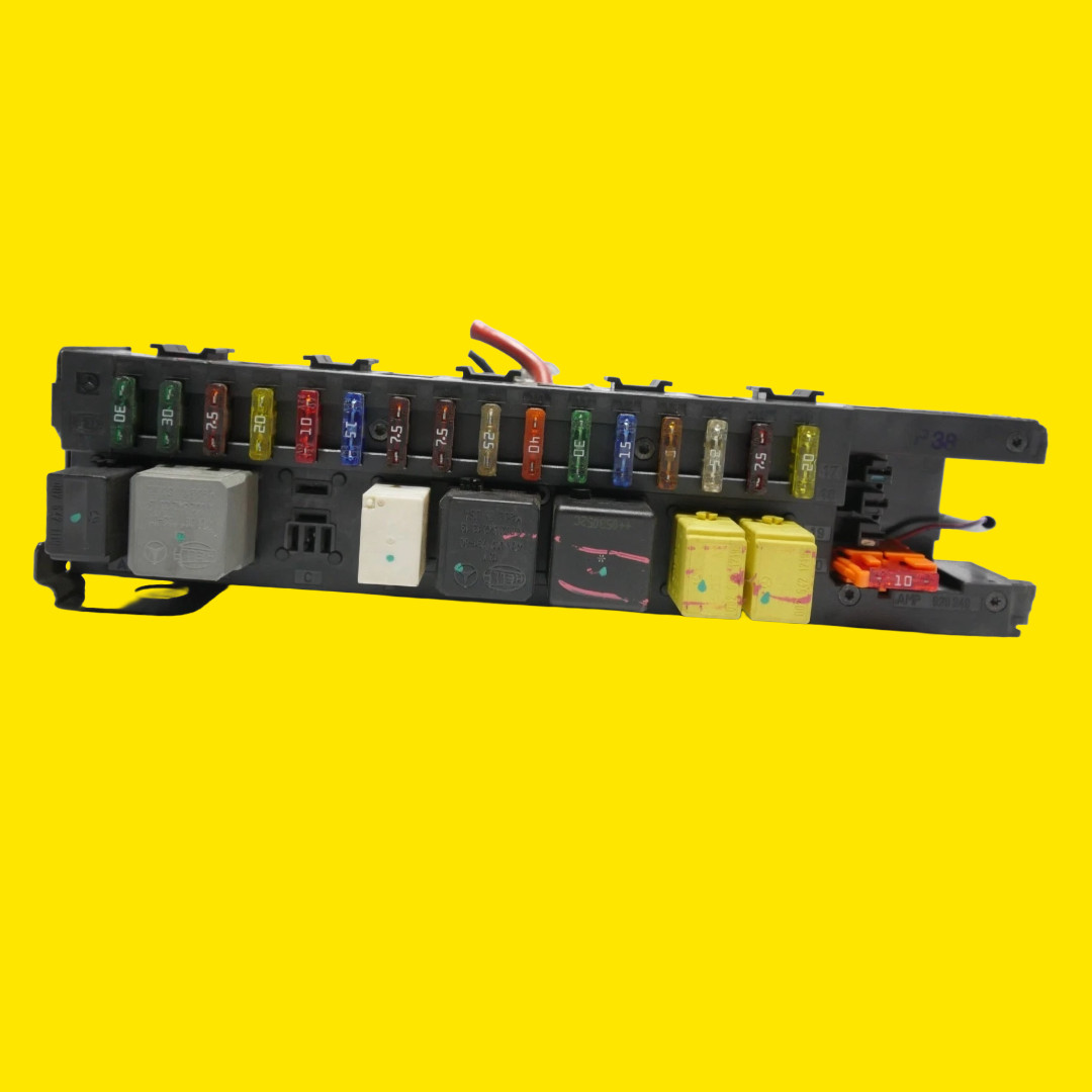 🟩06-09 Mercedes  W209 C209 CLK350 CLK550 CLK55 Rear Trunk SAM Fuse Relay Box