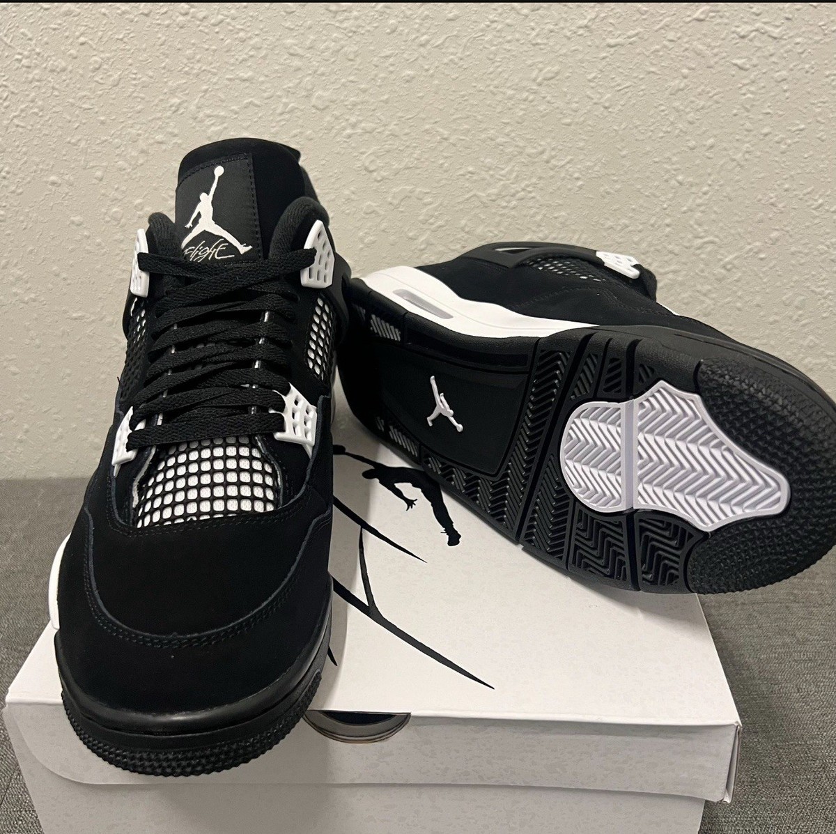 Nike Air Jordan 4 Retro GS White Thunder Size 7Y / Womens 8.5