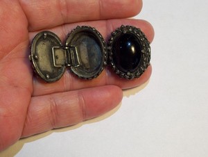 UNSUAL VINTAGE LOCKET TYPE POISON CUFFLINKS LARGE 800 SILVER ?