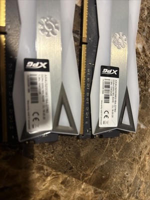 メモリー XPG AX4U320038G16A-DT60 16GB ADATA XPG Spectrix 16 GB (2x8GB) AX4U320038G16A-DT60 DDR4-3200 RGB