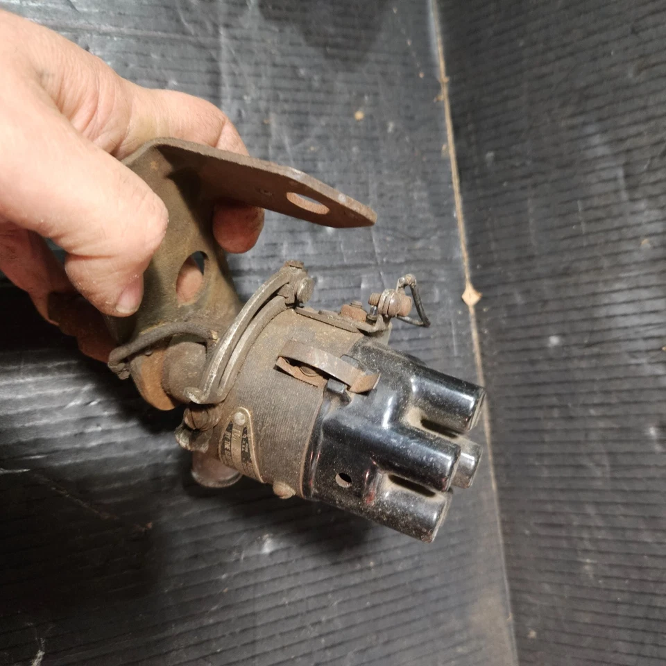 Fabricante de equipos originales Auto-Lite IGW 4203A Hudson 6 cilindros distribuidor de colección Hornet super six? Foto 2 de 4