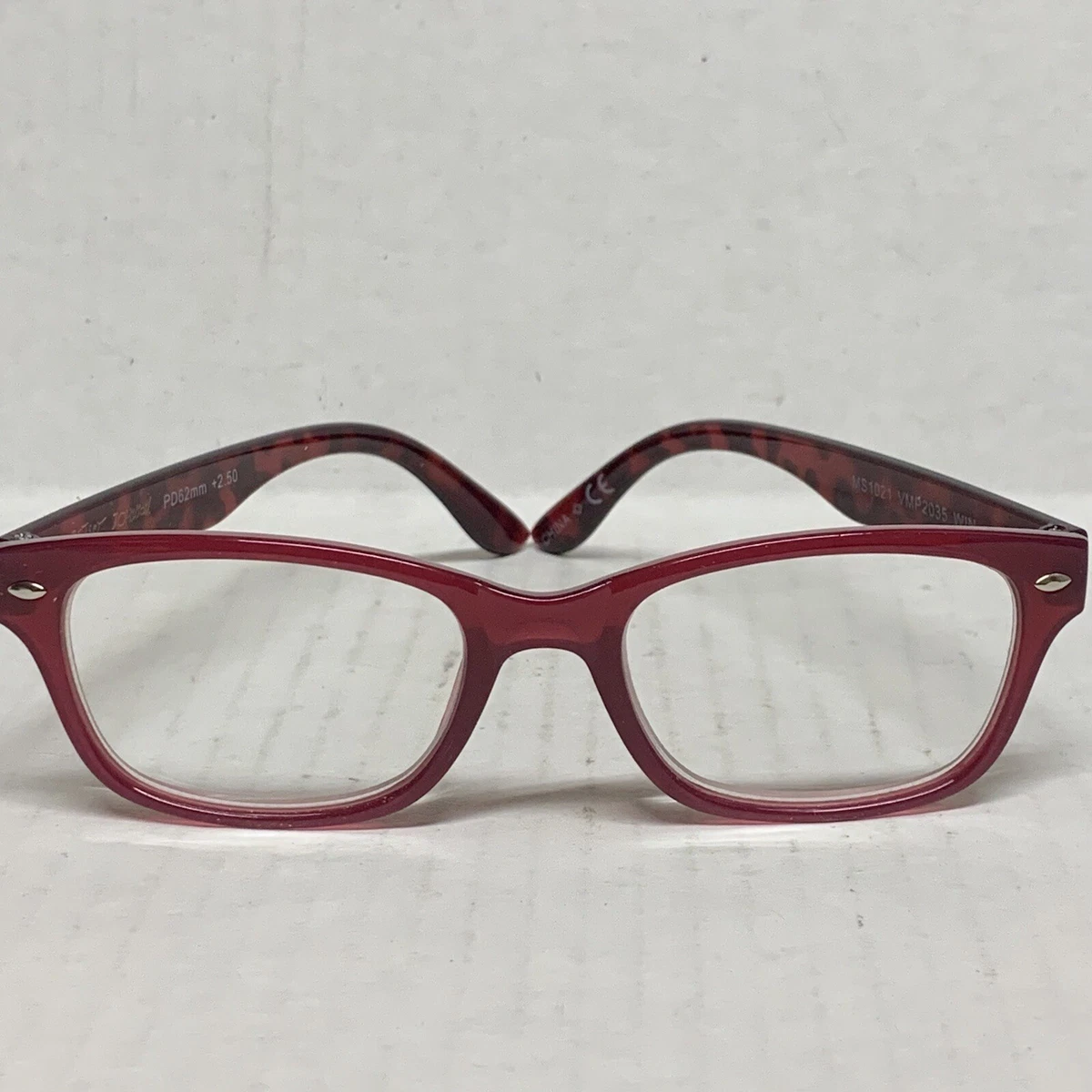 Betsey johnson reading glasses cheap 2.50