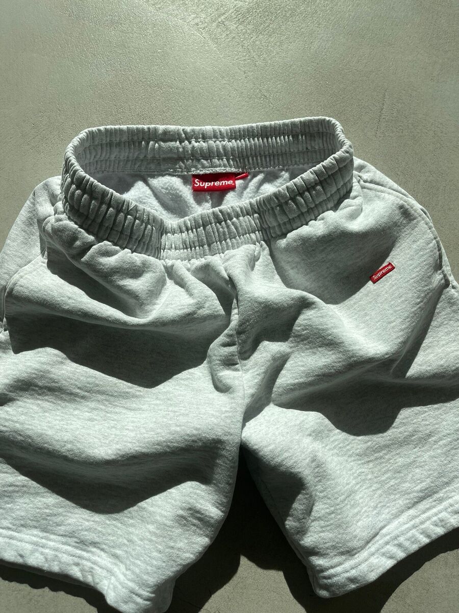 Supreme Small Box Sweatshort Heather Grey Sz Small AUTHENTIC Supreme Small Box Sweatshort Heather Grey Sz Small AUTHENTIC