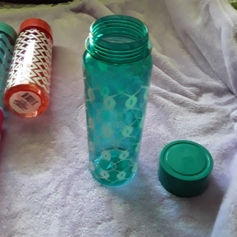 (11) 9.5 In X 4 In. BPA Free Water Bottles. Screw off Lids 40 OZ. | eBay