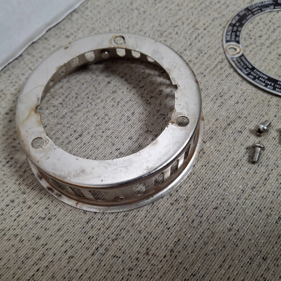 Filter Queen Vacuum Cleaner,Model 99-A/ Filter Lid Cap Holder/3 Screws - Metal - Image 3 of 4