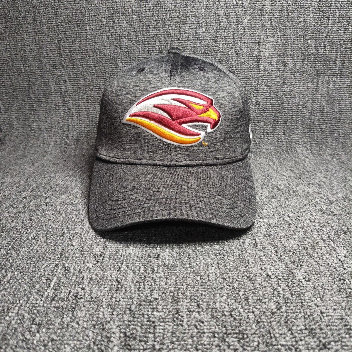 New Era UMass Lowell River Hawks 39Thirty Fitted Baseball Cap Grey Hat J937