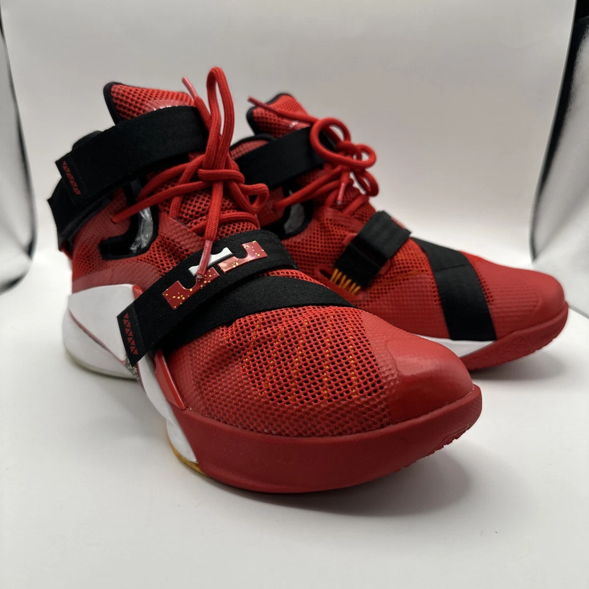 Preços baixos em Nike LeBron Zoom Soldier 7 White Red Black | eBay