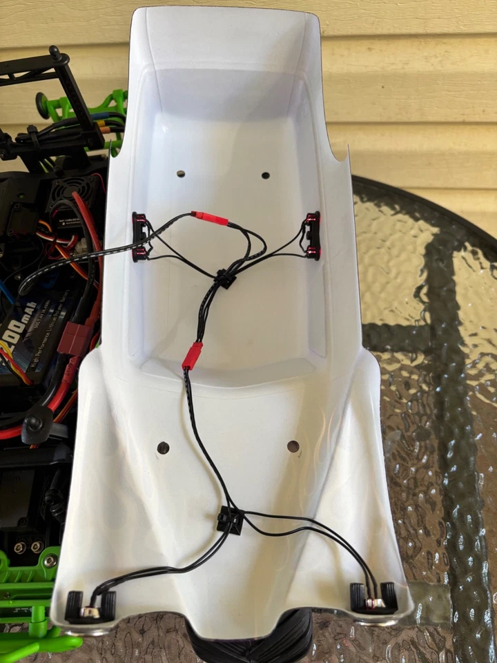 Traxxas Grave Digger Monster Jam 30th Anniversary Excellent Condition - Image 3 of 4