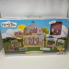 Honey Bee Acres Harvest Festival 62pc Barn Playset  2 Figures