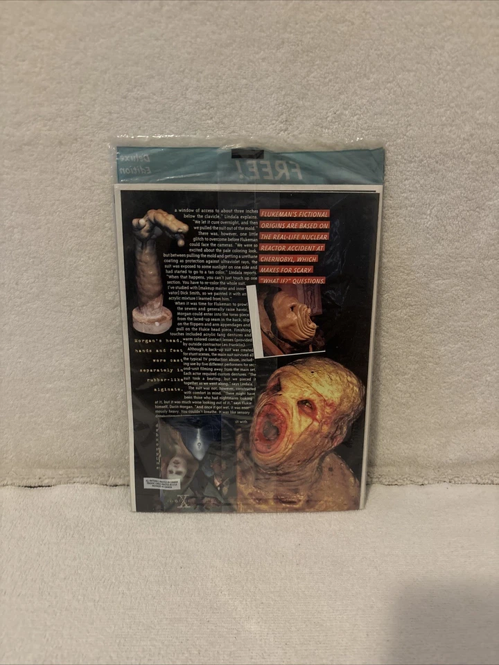 The X-Files Summer 1996 Edição Oficial de Colecionador #2 Revista com Cartaz e Cartão - Imagem 4 de 4