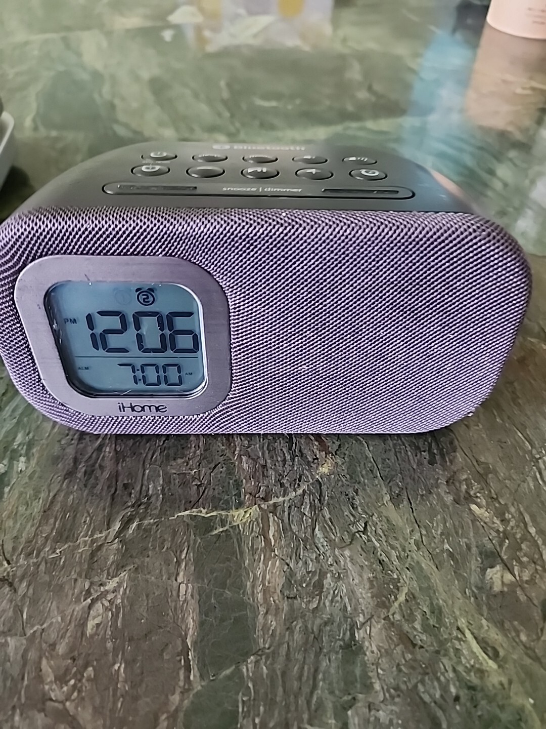 i Home IBT 21 Bluetooth Wireless Dual Alarm Clock USB Charging Aux In photo i Home IBT 21 Bluetooth Wireless Dual Alarm Clock USB Charging Aux In photo