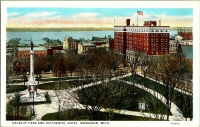 #ad 1918. MUSKEGON MICH. HACKLEY PARK AND OCCIDENTAL HOTEL. POSTCARD HH10 $8.00