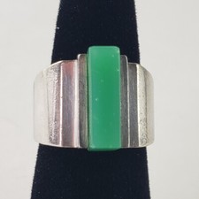 Sterling Ring with Green Chrysoprase Artisan Design 10.6g Size 5.75 7736 