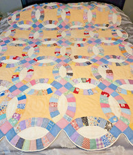 Vintage 79" x 62" Scalloped Edge Double Wedding Ring Hand Stitched Quilt