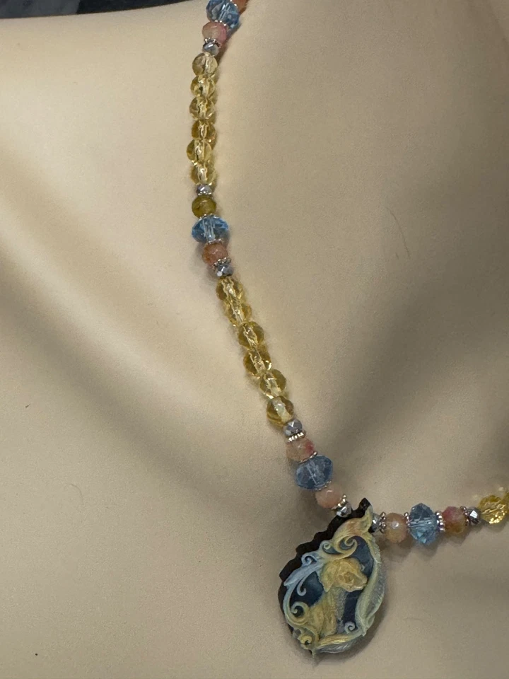 LASER CARVED  ABALONE INLAY  DOG PENDANT  CITRINE, CARNELIAN CRYSTAL NECKLACE Foto 3 de 4