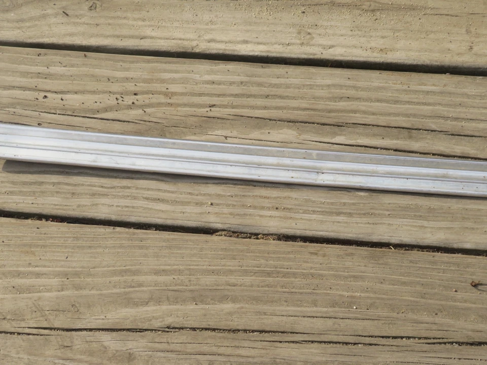 68 AMC AMERICAN RAMBLER ROGUE DRIVER TRASERO IZQUIERDO CARROCERÍA T MOLDURA Foto 4 de 4