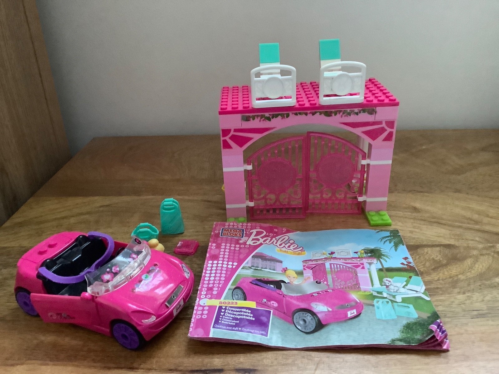 MEGA BLOKS - BARBIE - 80223 auto convertible car- not complete