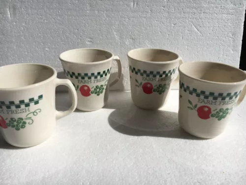 Vintage Corning Ware Corelle “Farm Fresh” 4 Coffee Cups Mugs