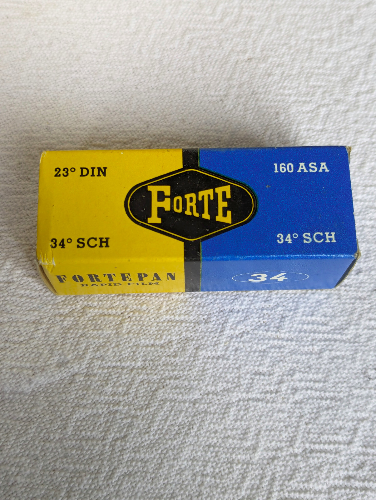 Fortepan Rapid Film 160asa 23din 120 Folie schwarz-weiß (1980)