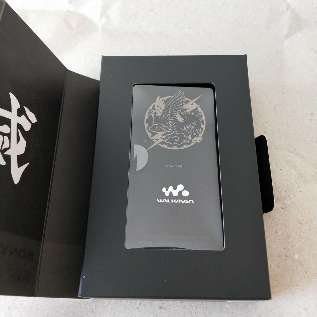 SONY Walkman Demon Slayer Kimetsu no Yaiba Zenitsu Inosuke