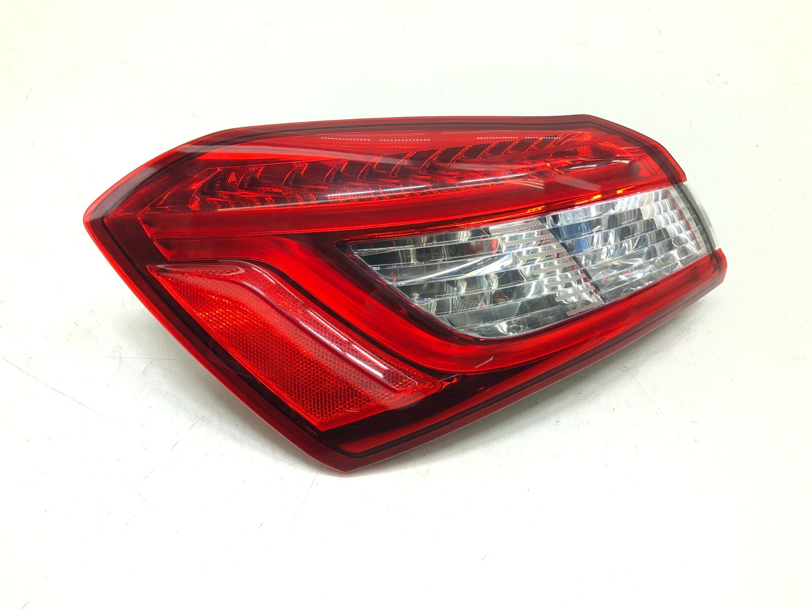 2014-2019 MASERATI GHIBLI S Q4 LEFT DRIVER REAR OUTER TAIL LIGHT LAMP LED OEM.