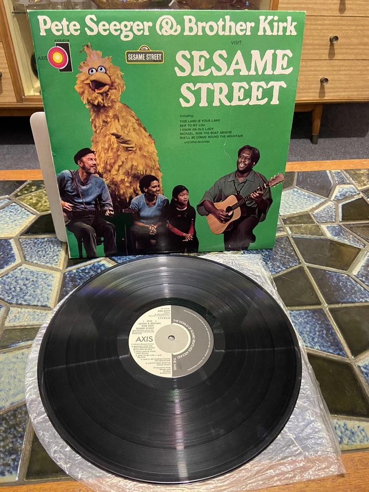 Pete Seeger & Brother Kirk Visit Sesame Street 1974 Vintage Vinyl LP Kids Record - Image 2 of 3