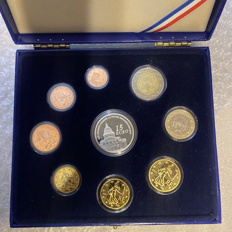 FRANCE 2007 Proof Set including Silver 15 Euro 'Panthéon' best price on EBay - Image 2 of 4