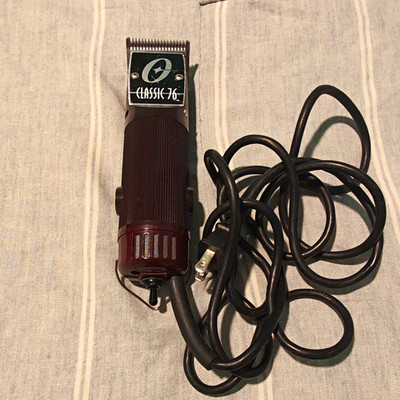 Oster Classic 76 Corded Hair Clipper Black w/ #1 Square Detachable Blade