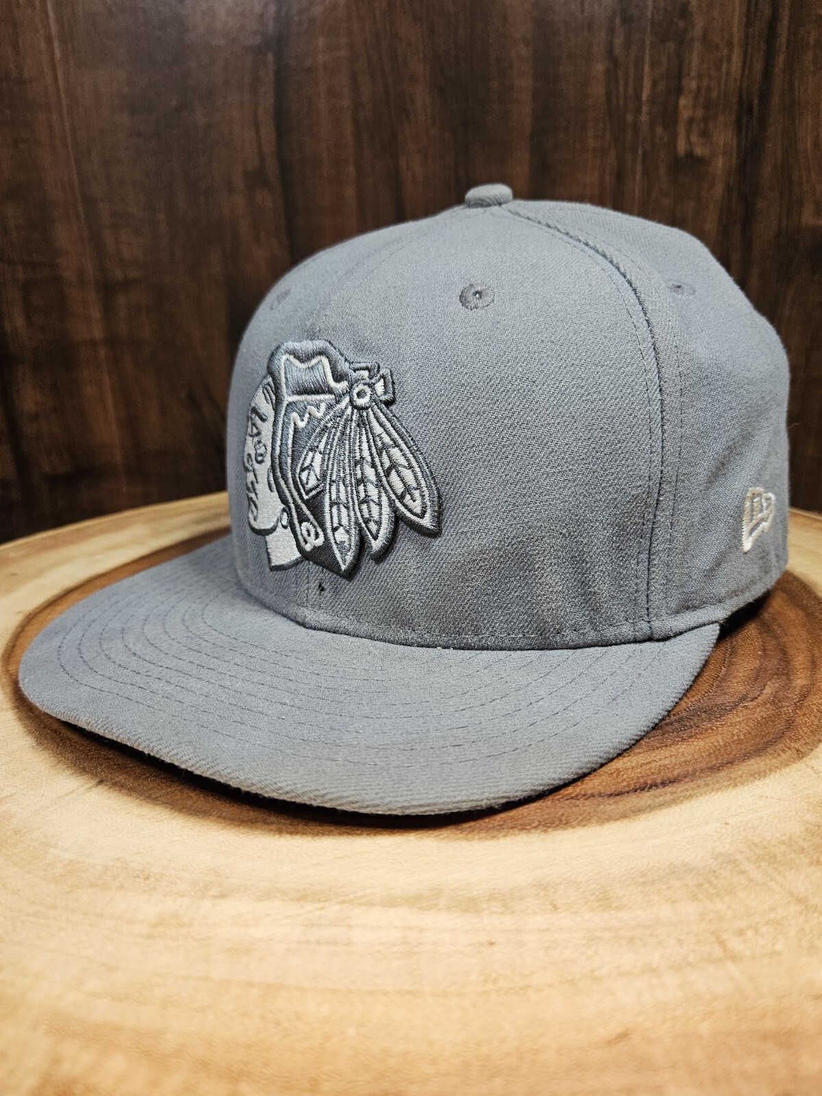 Chicago Blackhawks New Era 59Fifty Fitted Hat Cap Size 7 3/8 Gray NHL Hockey