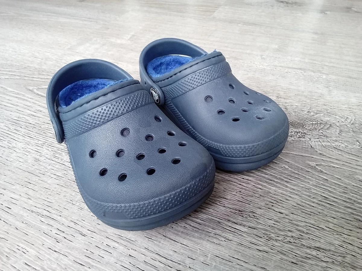 Toddler boy sales crocs size 7