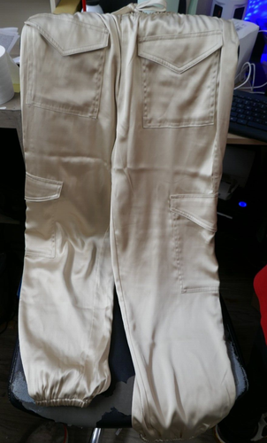 Pantalones de chándal cargo sedosos Banana Republic color oliva crudo elásticos para dama talla XS SHEB - Imagen 2 de 8