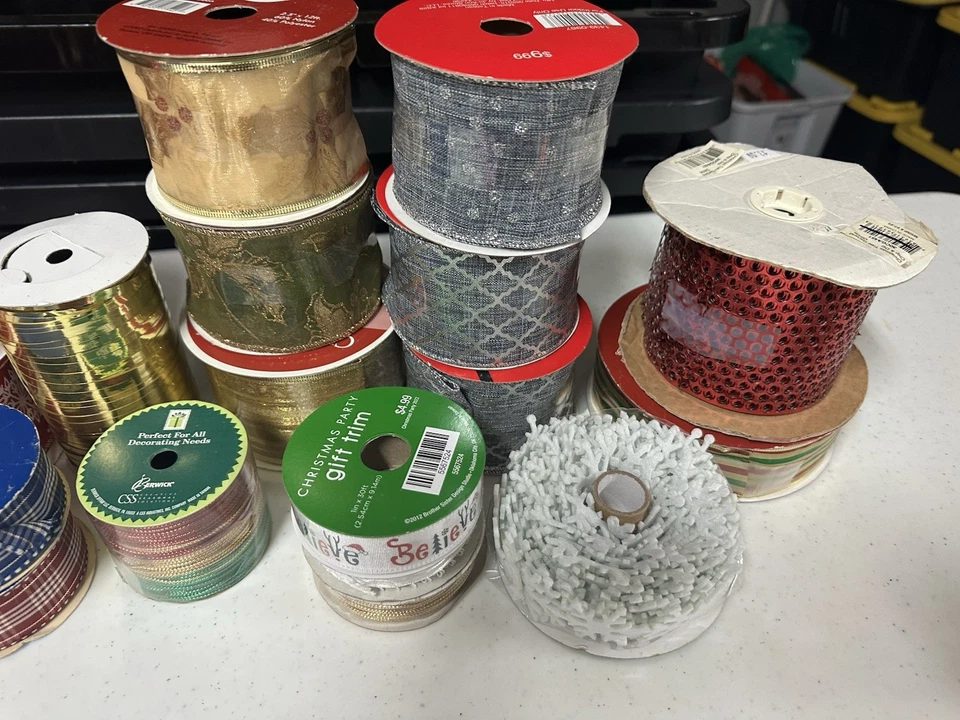 Lot Of 30 Rolls Of Christmas Themed Ribbon New And Partials - Image 3 of 4