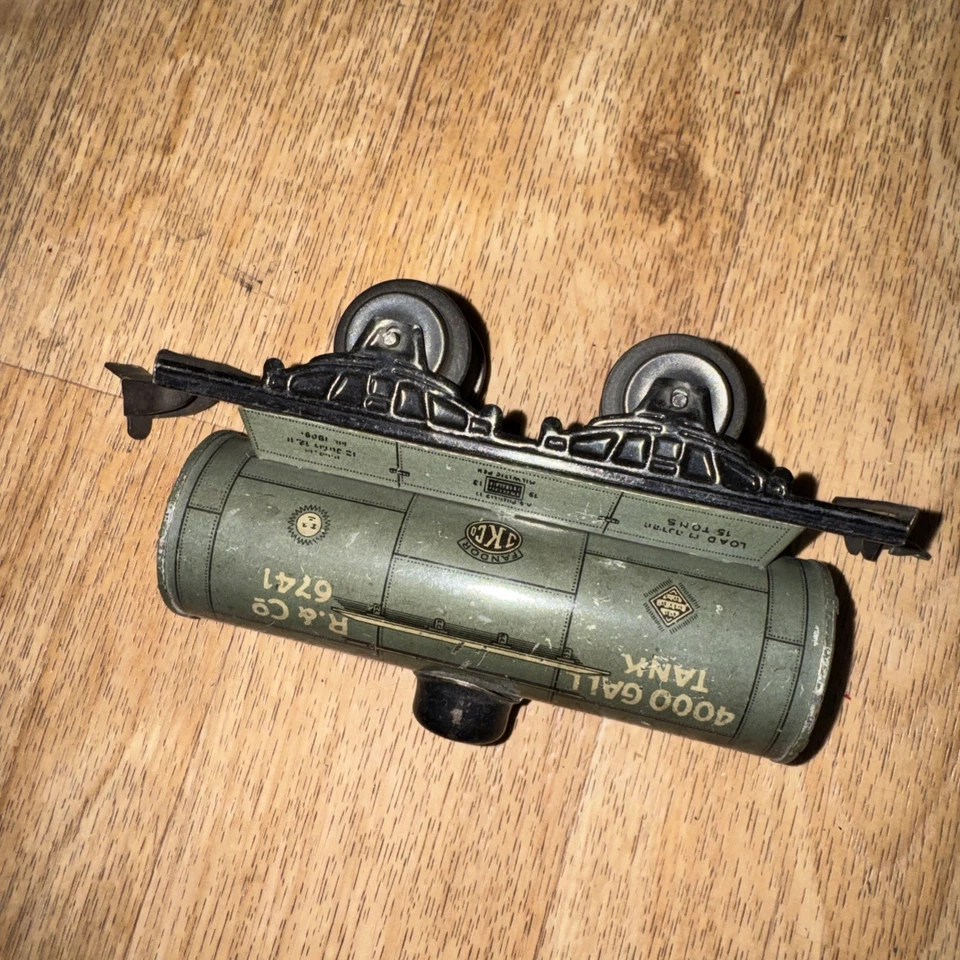 FANDOR PREWAR R & Co 6741 4000 GALLON TANK CAR 4-WHEEL MODEL TRAIN - Image 3 of 4