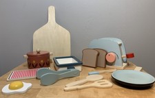 Play Dishes. 14 Piece Woden Set, Includes Toaster Plus Utensils