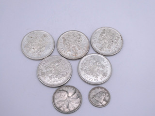 Mixed Lot Of 80% Silver Canadian Coins 1/2 1/4 / Dime $2.85 Face Value. F236