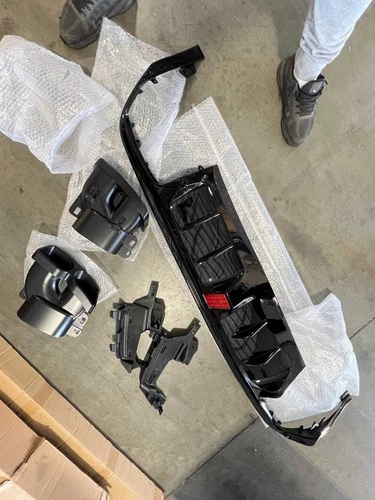 Used Rear Diffuser w/LED Light+Exhuast For Mercedes Benz W222 S550 S63 2013-2017