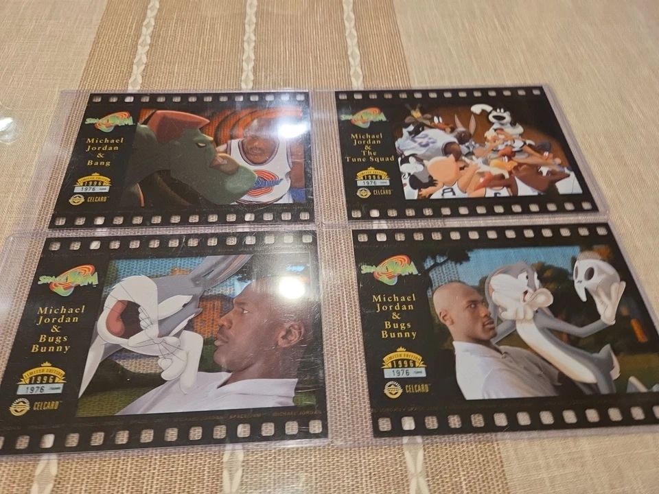 (4) Tarjetas limitadas 1996 Upper Deck Space Jam Michael Jordan Celcard  Foto 2 de 4