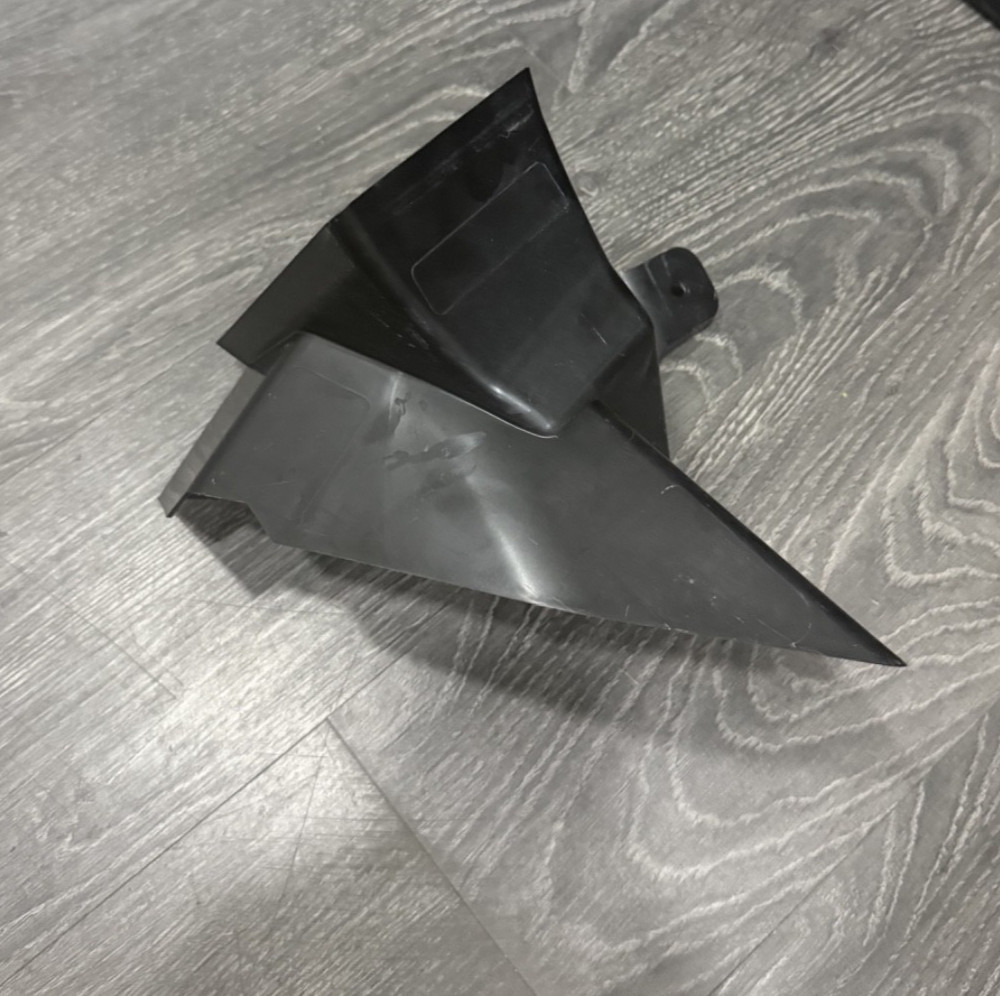Lamborghini Huracan  AIR DUCT 4T0121694B