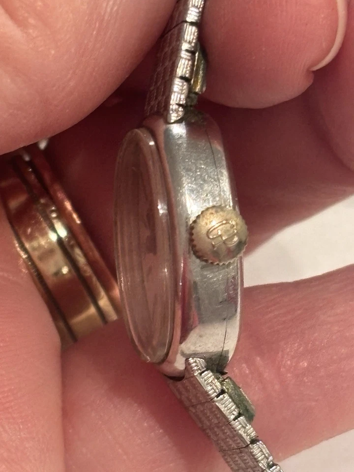 Reloj Girard Perregaux Damas De Colección Funciona - Oro 10k Relleno Ovalado Texturizado Plateado Foto 4 de 4