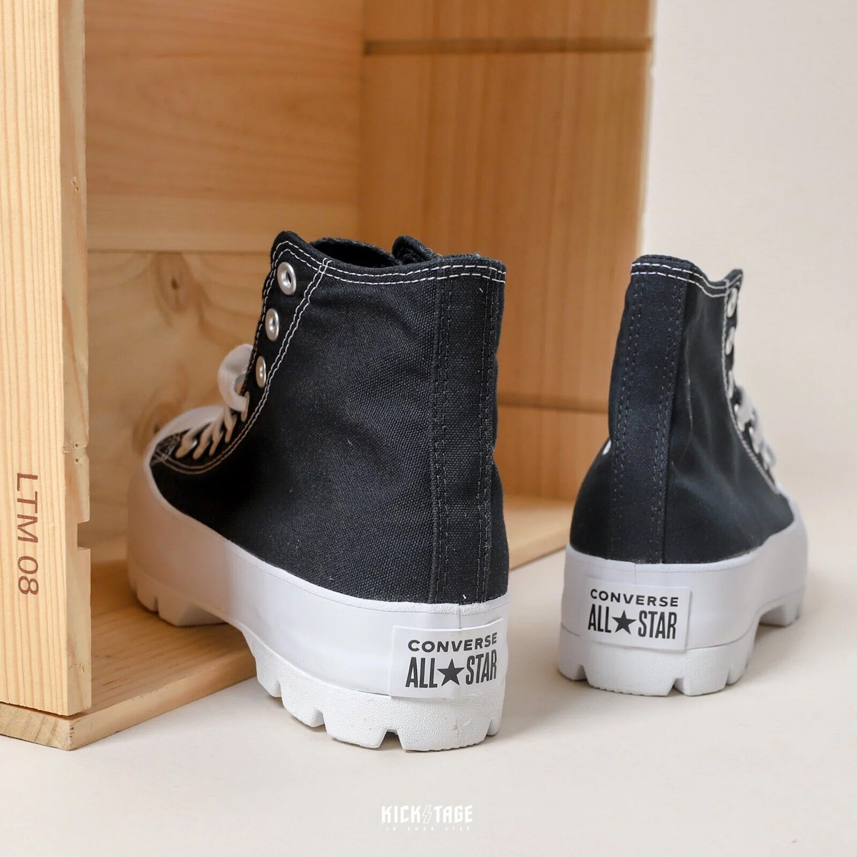 Converse Chuck Taylor All Star Lugged High Black White Womens Unisex 565901C