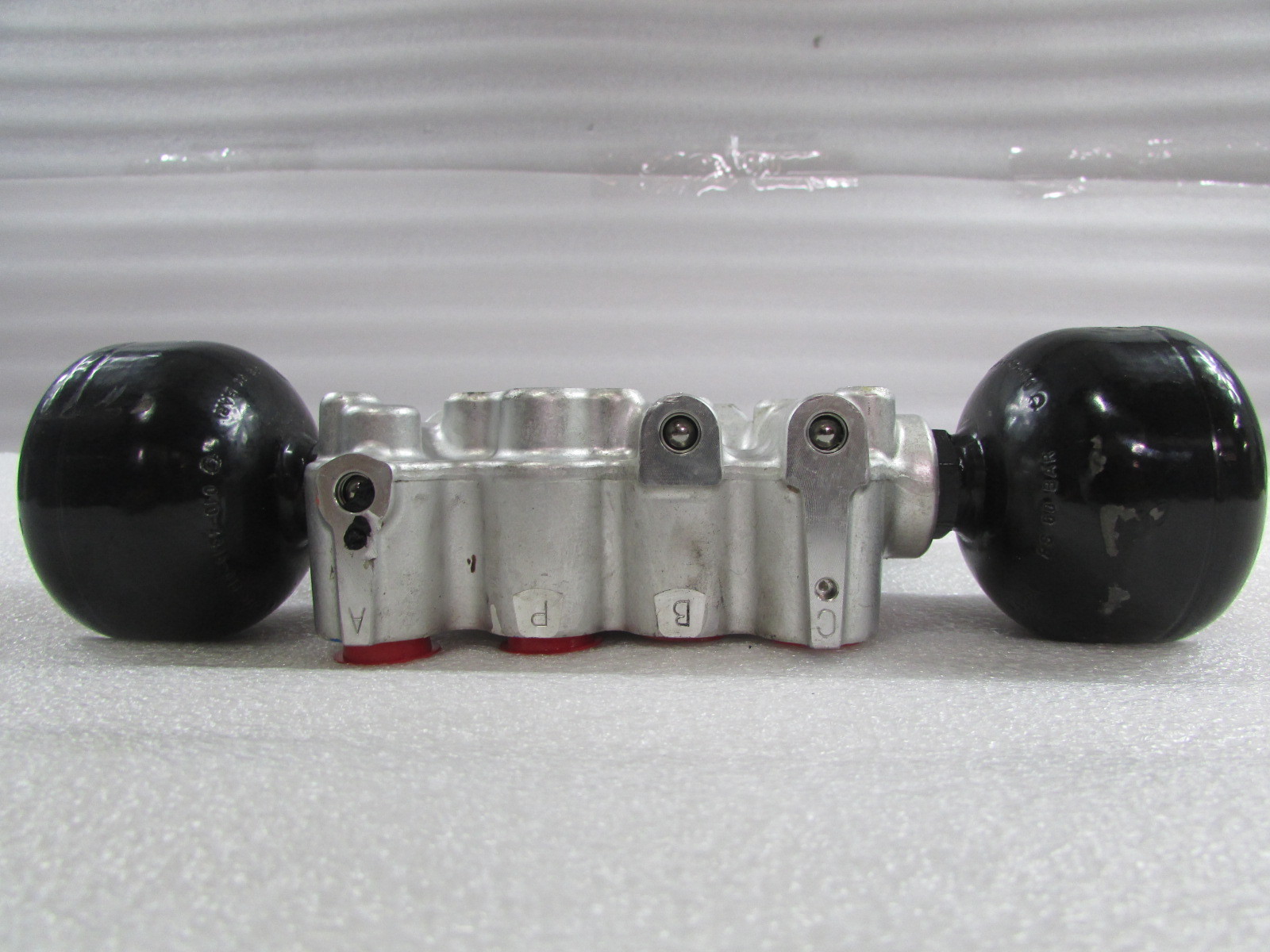 McLaren MP4-12C, Shock Absorber Valve Block, Used, P/N 11B0209CP.02