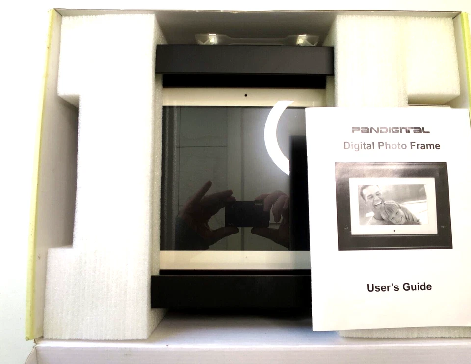 Pandigital PAN104-B 10.4” LCD Digital Photo Frame & Remote  NO COMPUTER REQUIRED - Image 2 of 4
