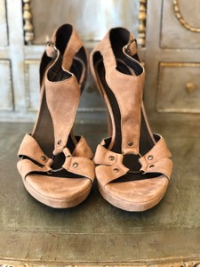 tan open toed heels