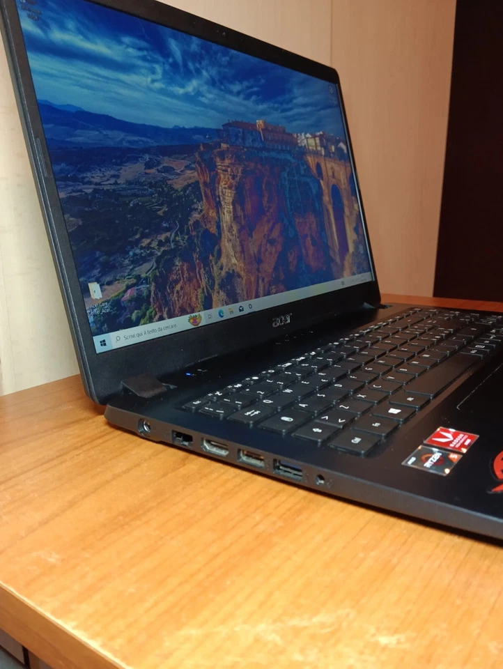 Portatile Acer Aspire A315-42 AMD 3200u 8GB RAM 512GB SSD WI-FI WEBCAM - Immagine 3 di 4