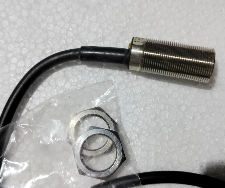 Omron TL-X5E2-E1 Proximity Sensor New - Image 3 of 4