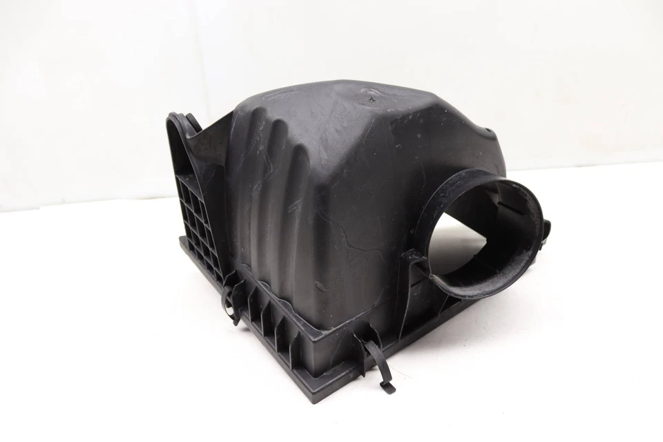BMW 528I XDRIVE 2012-2016 2,0 L - Caja de filtro de aire del motor/carcasa (inferior) Foto 2 de 4